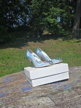 Alexander McQueen Holographic Pointed Spike Pump - Silver Iridescent